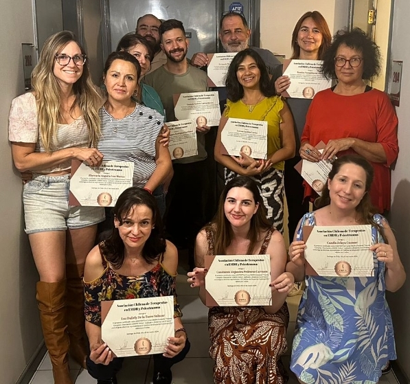 Grupo de profesionales acreditados en formación clínica de EMDR y psicotrauma